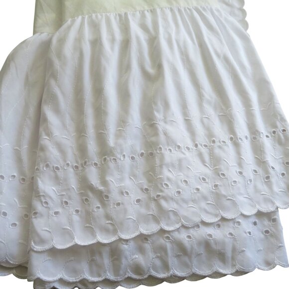 Vintage Queen White Eyelet Embroidery Bed Skirt Scalloped Hem 14" Drop - Picture 5 of 9